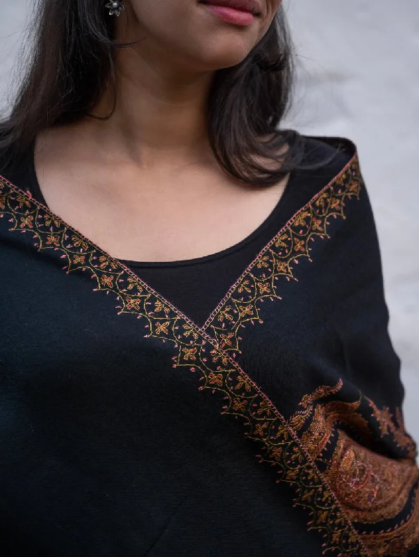 Exclusive, Fine Hand Embroidered Kashmiri Shawl - Black Paisleys Stylish Chunky Wool Shawl